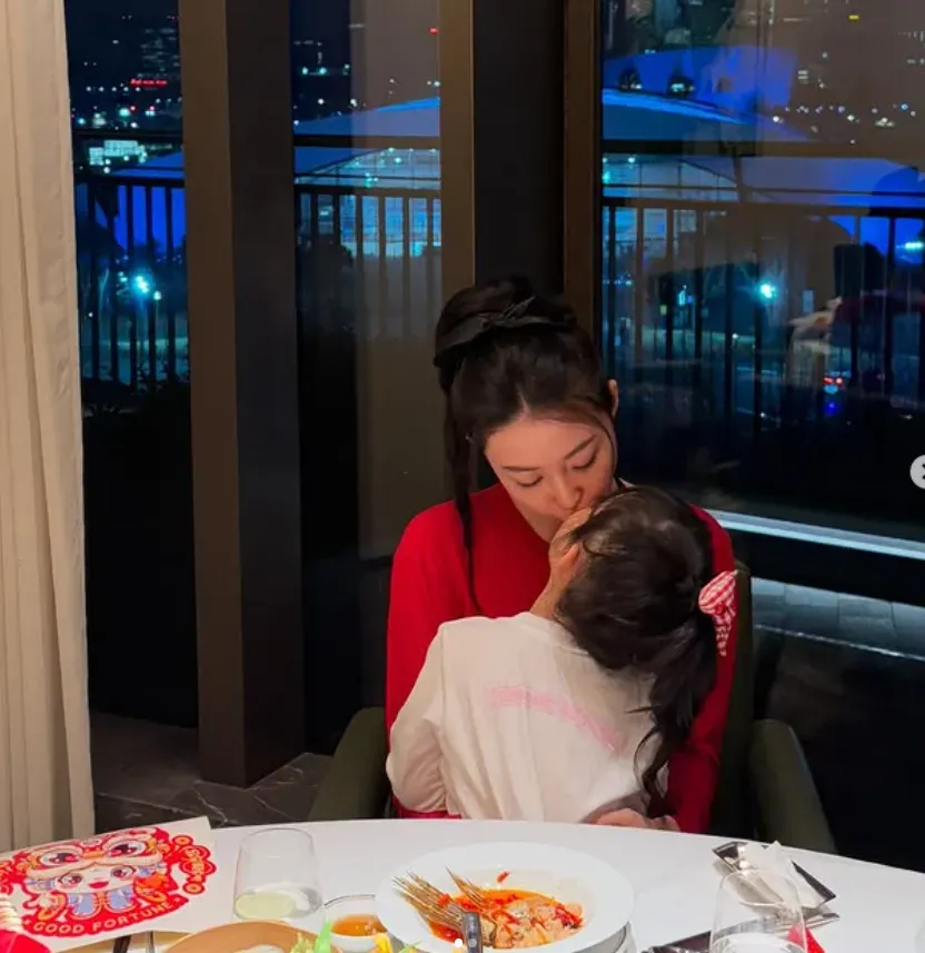 潘瑋柏的妻女互動。(圖/翻攝自宣云IG,下同)