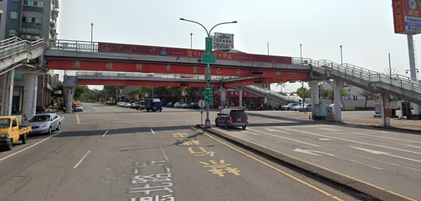 有民眾在斗六明德北路與西平路路口的天橋發現一名男子倒血泊亡。（示意圖／翻攝自Google Maps）