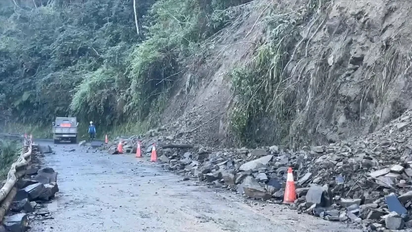 宜蘭太平山遊樂區聯外道路坍塌意外。(圖/翻攝太平山國家森林遊樂區臉書粉專)
