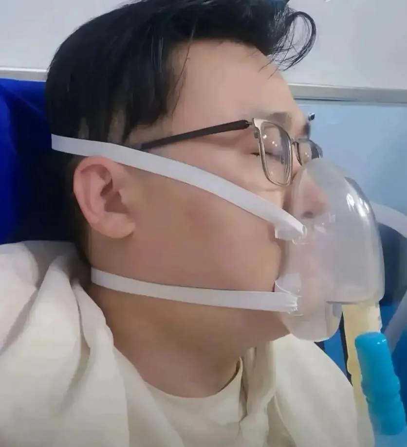 所幸及時送醫徐姓老闆撿回一命。（圖／翻攝新華社）