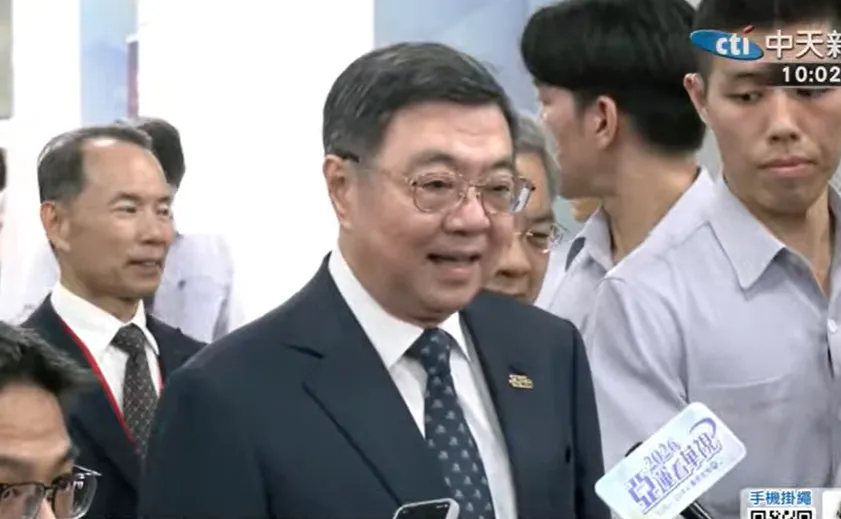 行政院長卓榮泰19日接受媒體聯訪，再批立法院通過違憲法案。（圖／中天新聞）
