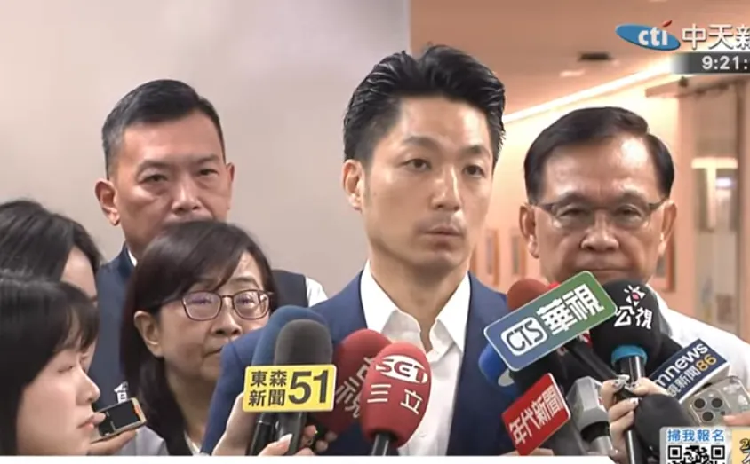 台北市長蔣萬安21日受訪表示，下午將出席行政院食安法修法會議。（圖／中天新聞）