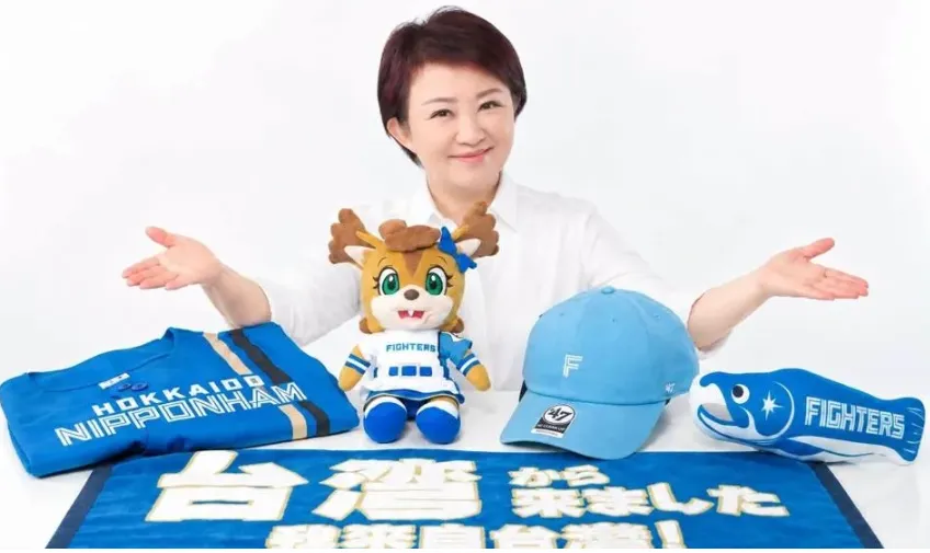 台中市長盧秀燕日前宣布史上規模最大的單一運動場館投資案「超巨蛋」預計2031年完工啟用。副市長鄭照新說，腹地就來自當年「水湳機場遷建」。（圖／盧秀燕臉書）