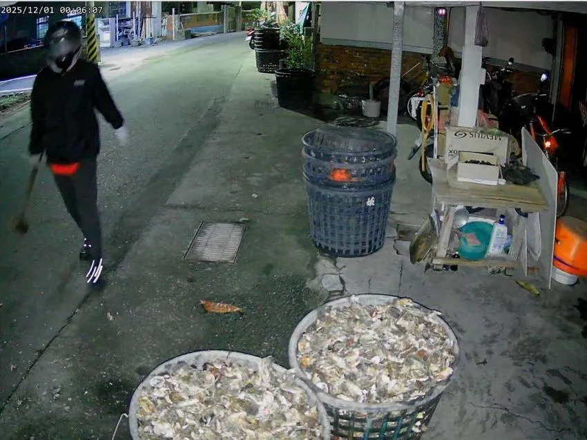由於犯案男子將自己包緊緊,還先破壞監視器,警方懷疑可能是預謀犯案。(圖/當事人提供)
