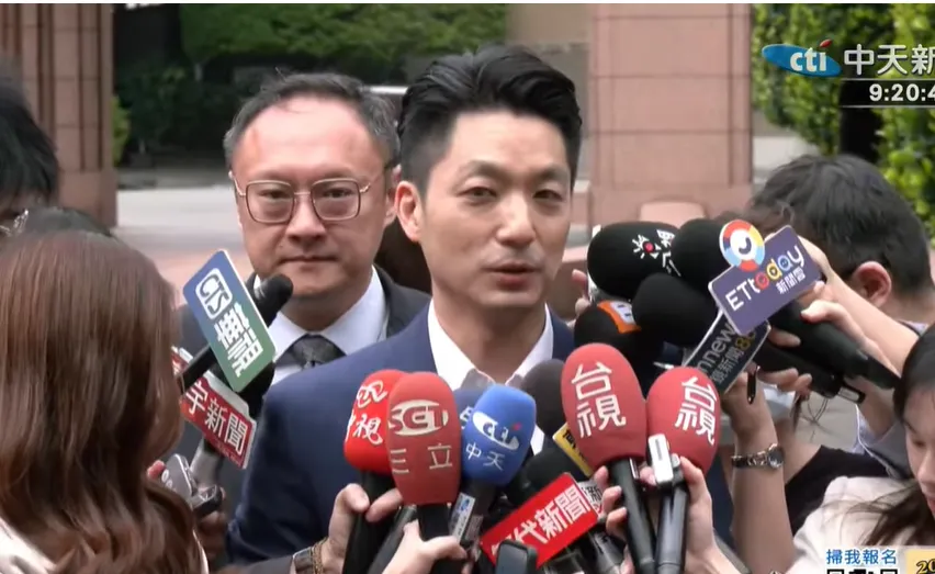 台北市長蔣萬安15日親赴行政院會說明松機遷移打造AI園區的政策。（圖／中天新聞）