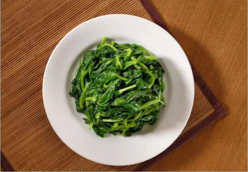 近日鼎泰豐一道菜討論度極高,甚至被稱之為「青菜界祖母綠」,它就是超市一包僅賣55元的豆苗。(示意圖/photoAC)