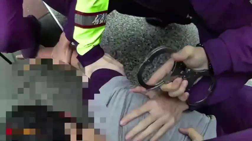 壓制逮捕畫面。（圖／警方提供）