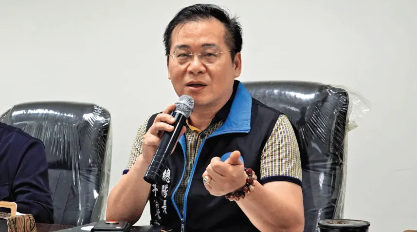 前環保署環境督察總隊長李健育涉嫌於任職期間，利用權勢對4名女下屬及學員進行性侵、猥褻被起訴，羈押將滿3月，法院裁定延押2個月。（圖/翻攝畫面）