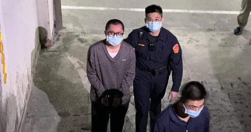 陳柏諺（左1）2022年在台北士林區勒斃馬國蔡姓女大生被捕。（圖／中時資料照）