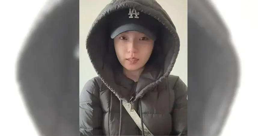 李雨霏初二（30日）突然發布影片，自爆她過去曾多次被親舅舅猥褻，瞬間引發輿論關注。（圖／翻攝自微博）