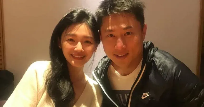 小刀（右）和大S是華岡藝校的同學。（圖／翻攝自小刀 IG）
