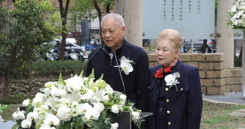 柯文哲父親柯承發病逝,醫師揭過去半年都是「無效醫療」。(圖/報系資料照)