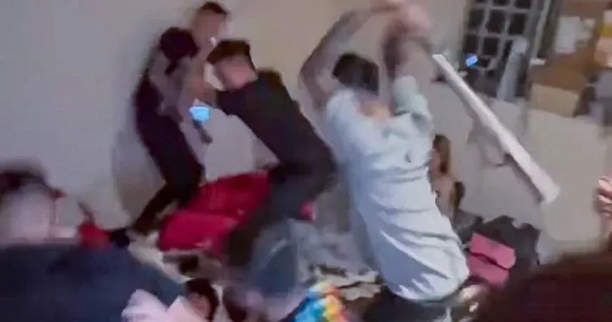 胡凱彬懷疑前女友吸毒，竟帶著小弟持球棒暴打前女友和另名男員工。（圖／翻攝當事人Threads）