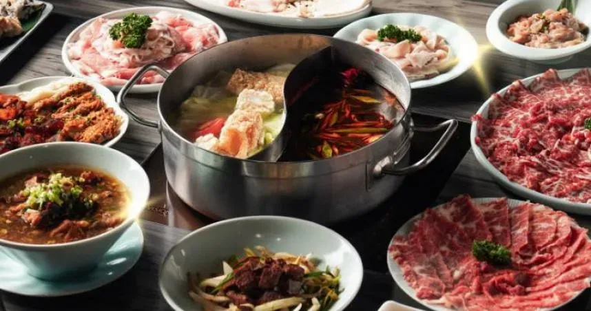 有民眾到台南「牛五藏」用餐，結帳價格卻破萬。（圖／翻攝自牛五蔵 - 肉鍋 x 塩ホルモン臉書）