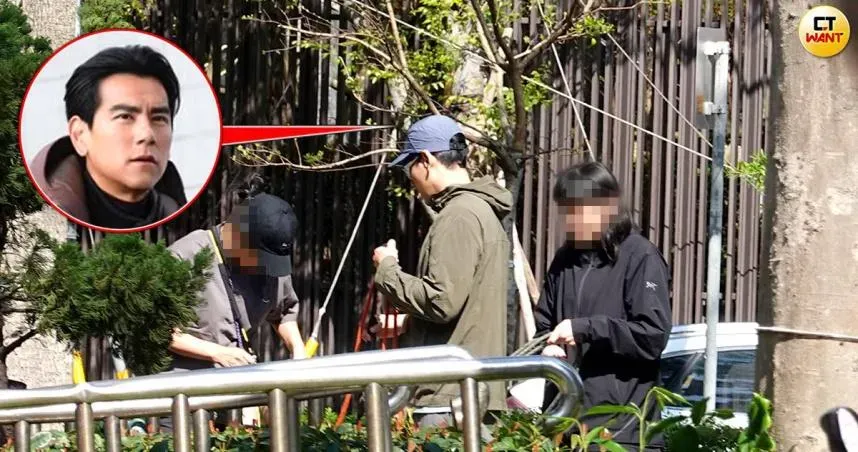 彭于晏與彭姊姊帶著3隻愛犬與高個瀏海妹會合。（圖／CTWant）