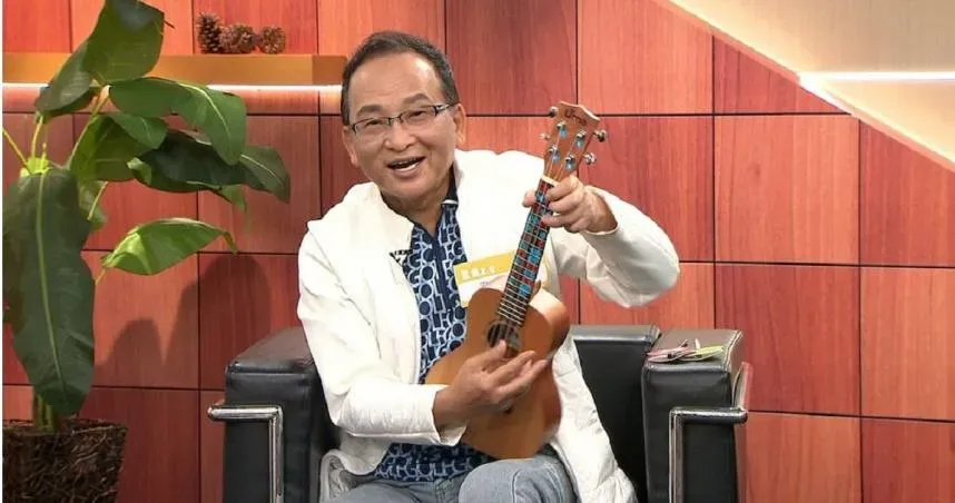 孔鏘透露近期右腳不明原因腫脹。（圖／年代提供）