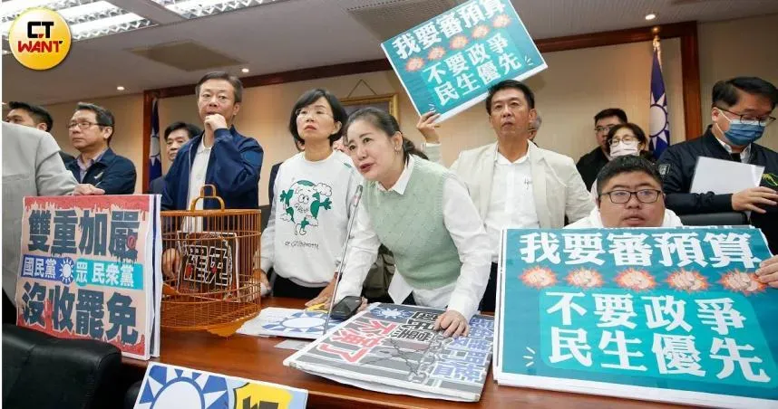 《公職人員選舉罷免法》攸關立委自身職位，修法時往往斤斤計較衝突不斷，特別是罷免領銜人「下車」超高門檻不少，立委與學者紛紛呼籲法令該修就修。（圖／CTWANT）