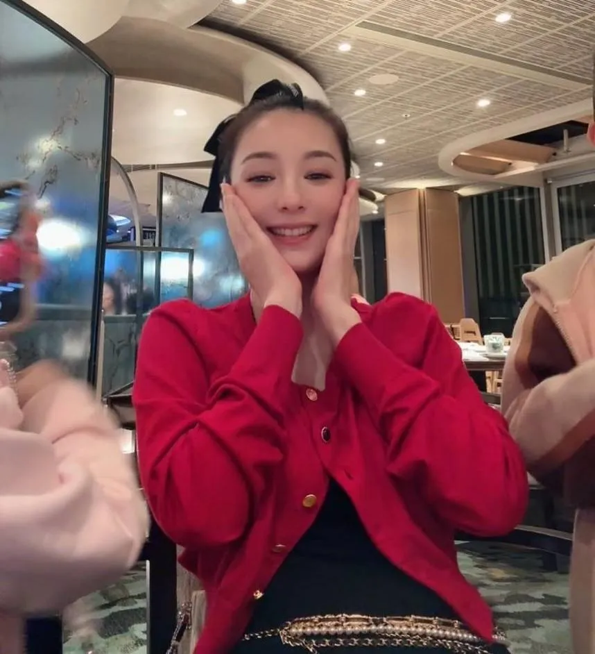 方媛在今年母親節時於社群平台分享慶祝照片。（圖／翻攝自方媛IG）
