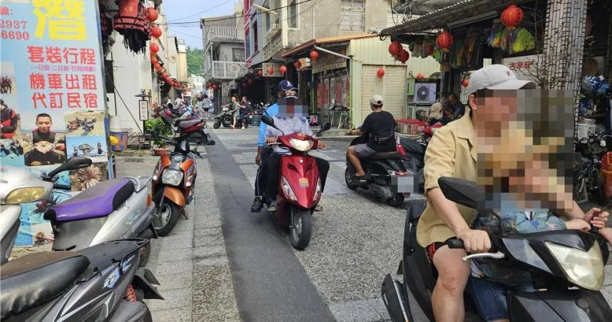 台北一名女子前往屏東小琉球旅遊，花費3萬5千元包下一艘船從事水上活動，卻因業者重複接單、設備與服務不到位，導致整段旅程成為驚魂記。（圖/資料照）