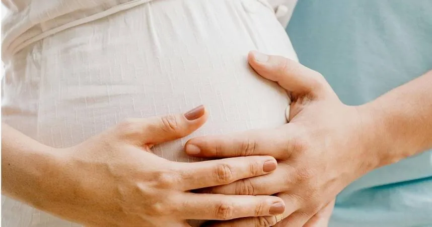 隨著晚婚晚育成為趨勢,台灣高齡產婦比例逐年攀升,已有超過3成的產婦年齡在35歲以上。(示意圖/Pexels)