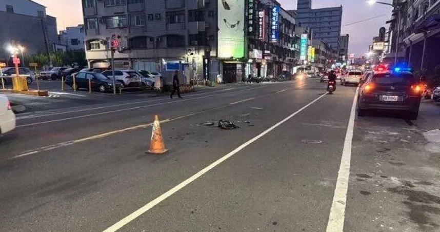 高雄電腦螢幕高空落下砸車。（圖／翻攝畫面）