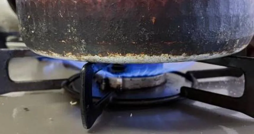 浙江有一家6口在客廳吹冷氣，廚房煮著紅豆湯，卻引發一氧化碳中毒。（示意圖／翻攝自photoAC）