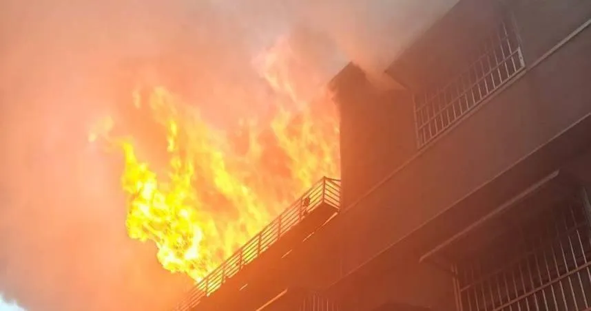 桃園市中壢區一處民宅於8月31日發生火警，造成1大4小死亡。（圖／翻攝畫面）