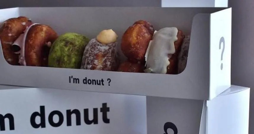 有消費者購買「I'm donut?」甜甜圈，卻發現裡面有一根毛。（圖／翻攝自I'm donut? IG）
