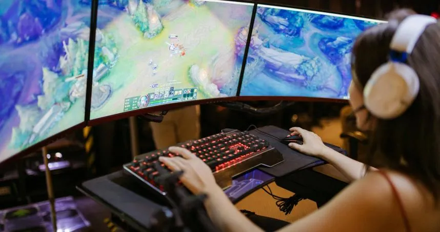 原PO二姊長期沉迷線上遊戲、拒絕工作與就學。（示意圖／翻攝Pexels）
