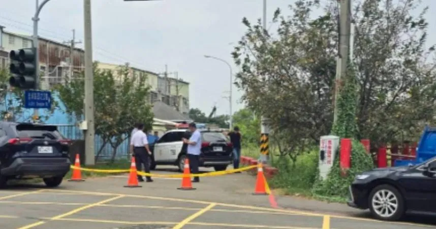 台中沙鹿區忠貞路16日上午發生一起兇殺事故,17歲的駱姓少年稍早於彰化落網。(圖/翻攝畫面)
