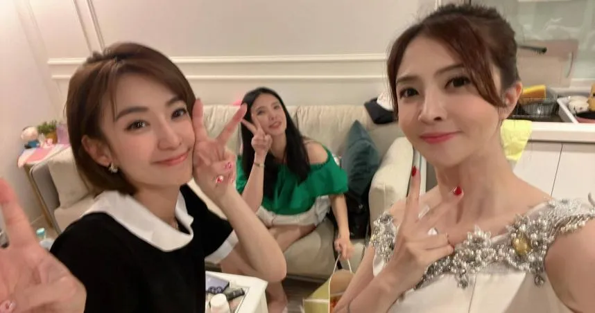 李亮瑾(右)分享與好友聚會照被酸民嗆聲。(圖/翻攝李亮瑾 臉書)