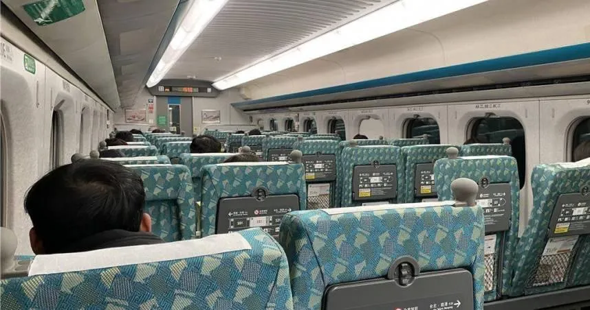 高鐵車廂內大行李放置區遭小行李佔滿引發網友討論。（圖／報系資料照）