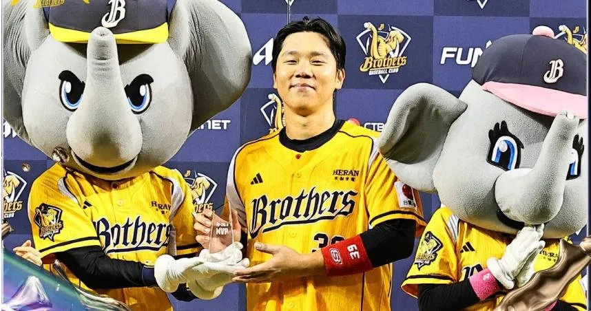 中信兄弟主力選手詹子賢15日晚間悲痛發文，透露父親過世消息。（圖／翻攝FB／兄弟Fans Club）