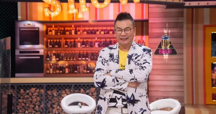 沈玉琳親自澄清自己還沒出院,仍在醫院持續治療。(圖/翻攝自11點熱吵店臉書)