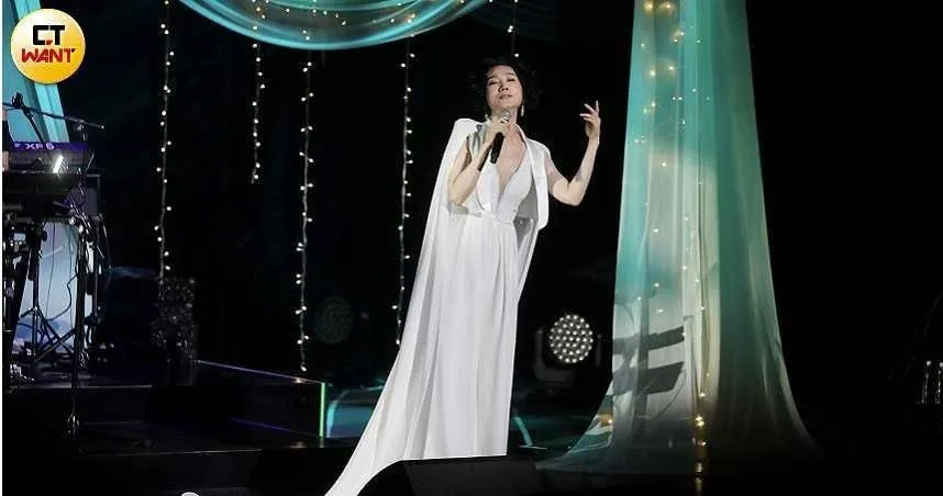 台灣女歌手坣娜2021年曾辦出道35周年演唱會，不料2025年10月因紅斑性狼瘡復發過世。（圖／資料照／CTWANT）