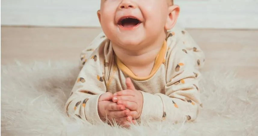 針對0至3歲幼兒的專責醫師制度將擴大至6歲，衛福部長石崇良今天受訪表示，這個概念是讓「大天使」陪伴學齡前幼兒獲得完整照護。（圖／Photo AC）