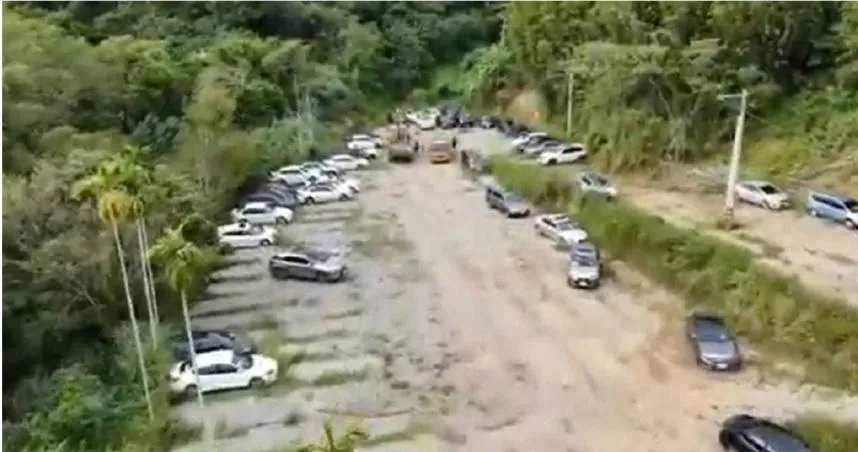 刑事局掌握三環幫以「累績信用」為名，誘騙民眾購車因而背上鉅款，共計扣押234輛汽車。(圖／翻攝畫面)
