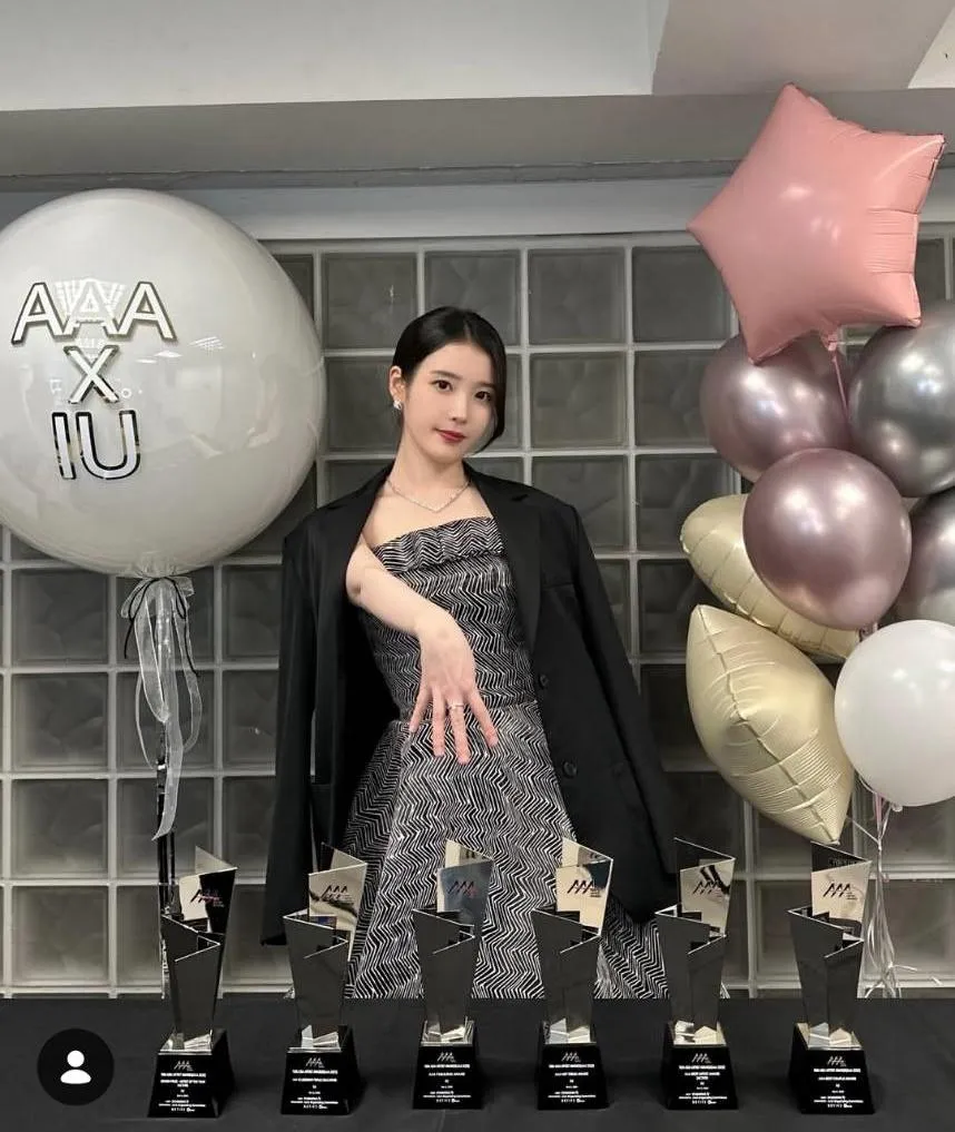 IU（李知恩）來台參與韓國娛樂頒獎典禮AAA。（圖／翻攝 IG）
