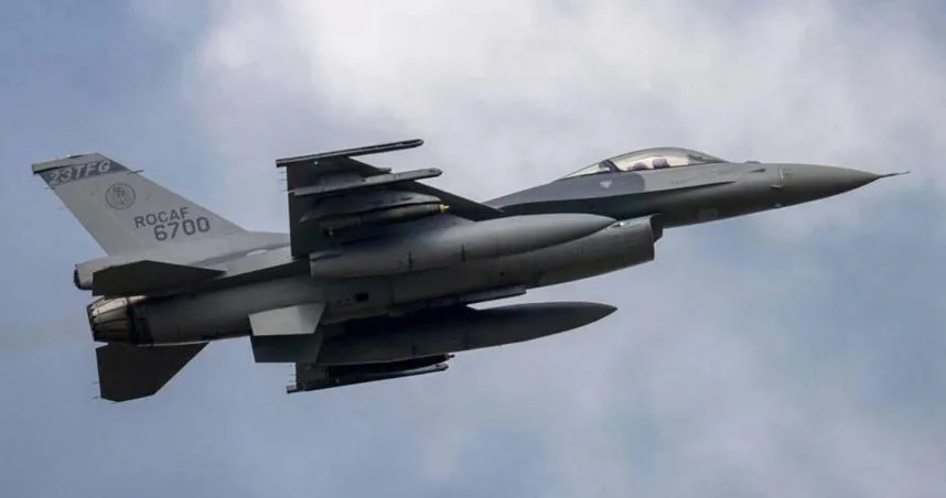 編號6700的F-16於昨日夜訓時失事。(圖/IDF經國號粉專)
