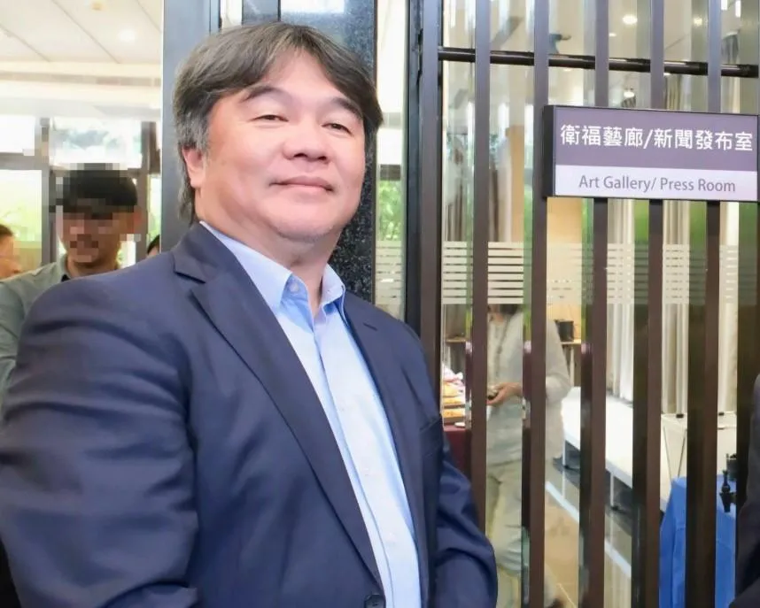 王必勝在文中以幽默口吻自稱,外界盛傳的減重神藥猛健樂與他毫無關係,他是「沒打猛健樂的男人」。(圖/王必勝臉書)