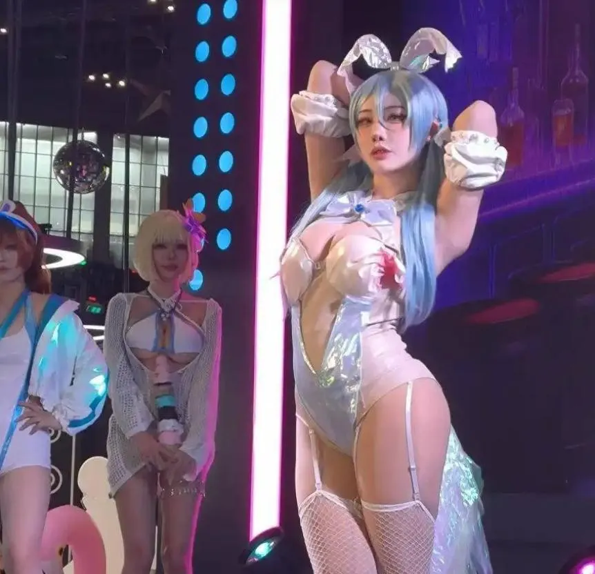 南韓知名Coser Yasal日前受邀亮相上海Bilibili World漫展。（圖／翻攝微博）