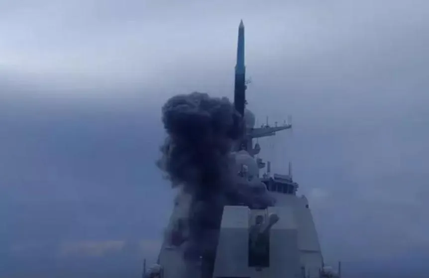 《央視》日前首次公開052D驅逐艦發射鷹擊-20。(圖/翻攝央視網)
