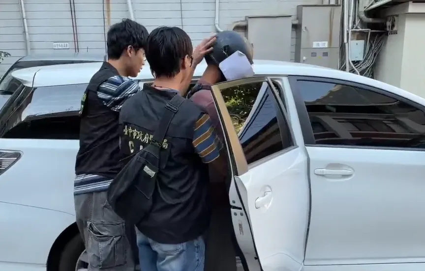 林姓男子涉犯殺人罪嫌重大，檢察官聲押獲台中地方法院裁准羈押，但未禁見。（圖／中天新聞）