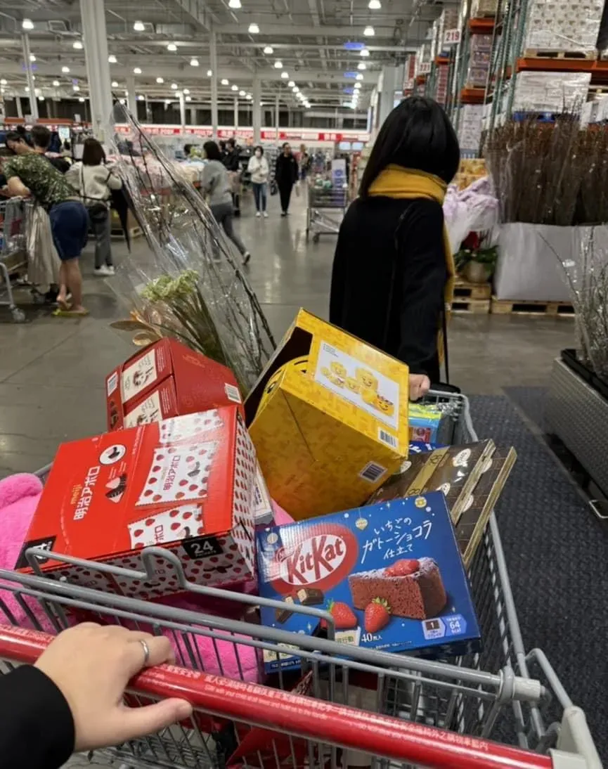 有網友在社群PO文,應女友要求清空好市多購物車。網友熱烈回應這招學起來。(圖/取自臉書社團「Costco好市多 商品經驗老實說」)
