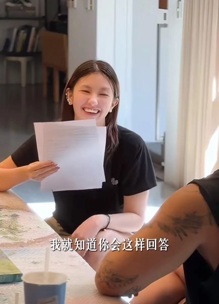 蔣友柏在小紅書公開與長女蔣得曦的訪談影片。(圖/翻攝自小紅書)