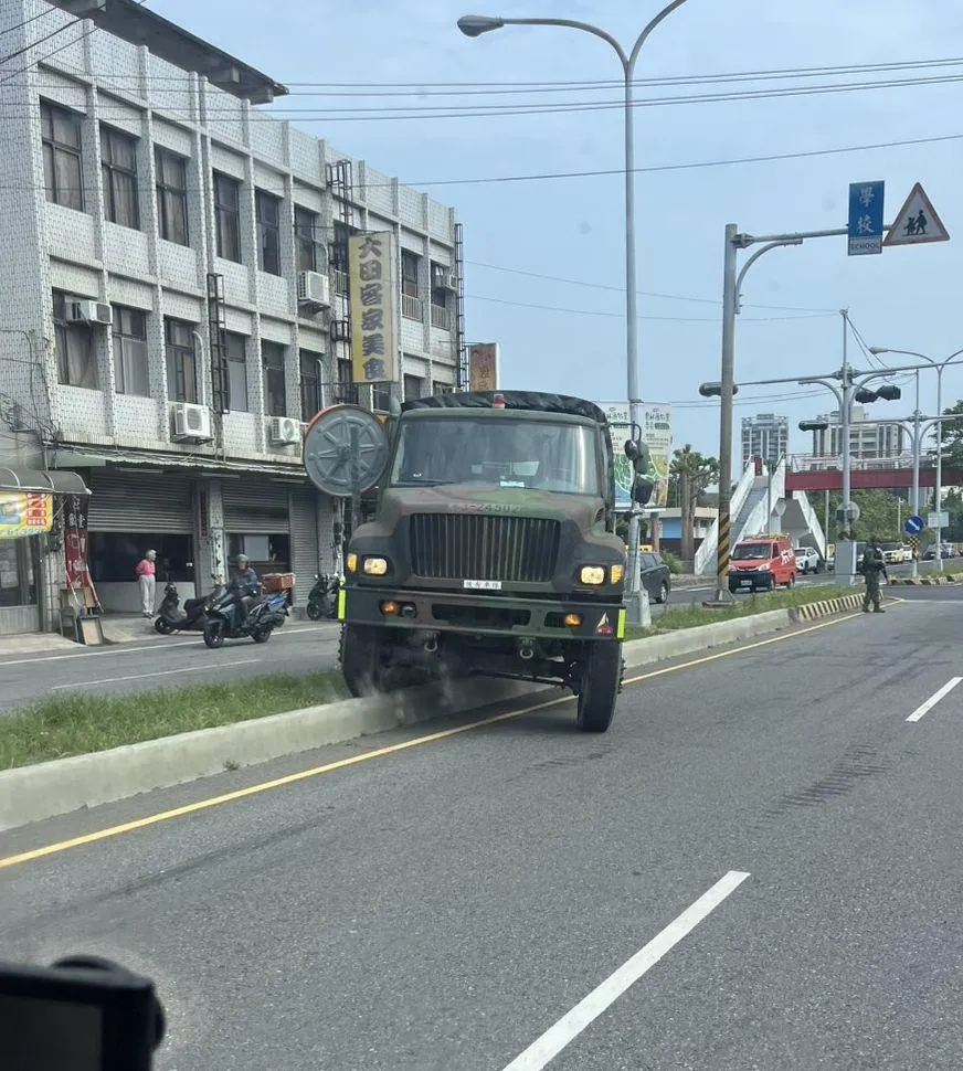 車禍現場。（圖／記者爆料網、網友阿蒼提供）