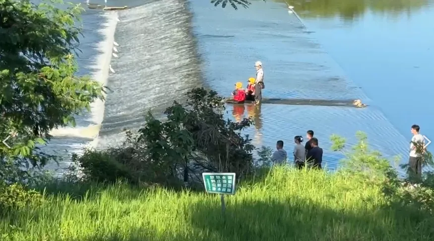 高雄3國中生攔沙壩戲水,1人溺水失聯。(圖/翻攝畫面)