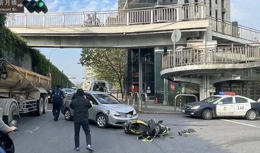 警方獲報到場量測。(圖/翻攝畫面)