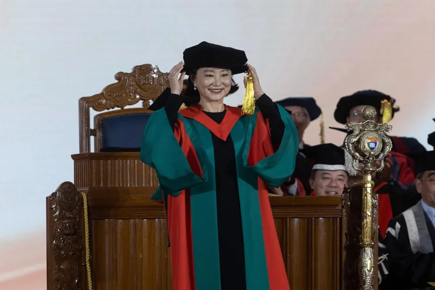 港大頒授林青霞「名譽博士」台下歡呼　百歲楊振寧感謝校方