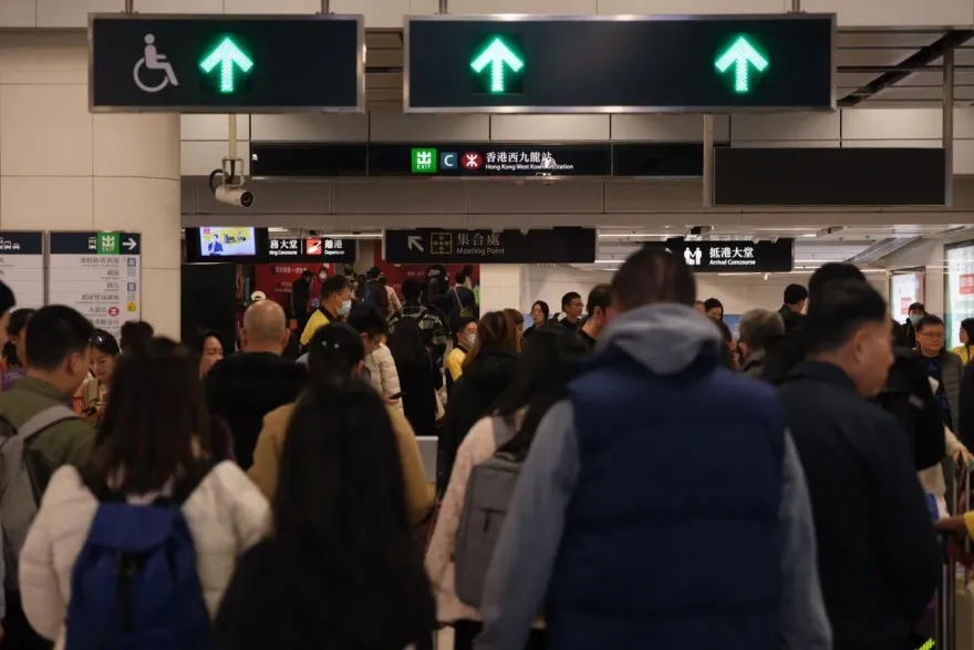 香港人妻失控「200萬積蓄」分送鄰居　丈夫崩潰發文求還錢